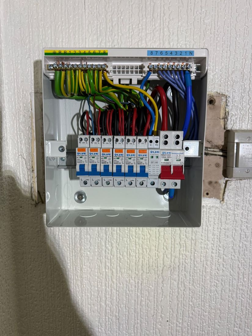 A consumer unit fitted by Mister Electrics, conductors dressed and labelled