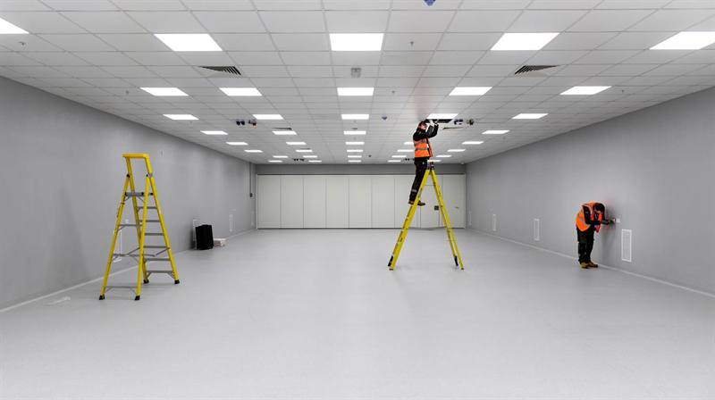 Mister Electrics electrician carrying out electrical maintenance work